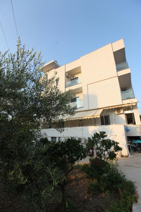 Vila Mucodemi * Ksamil